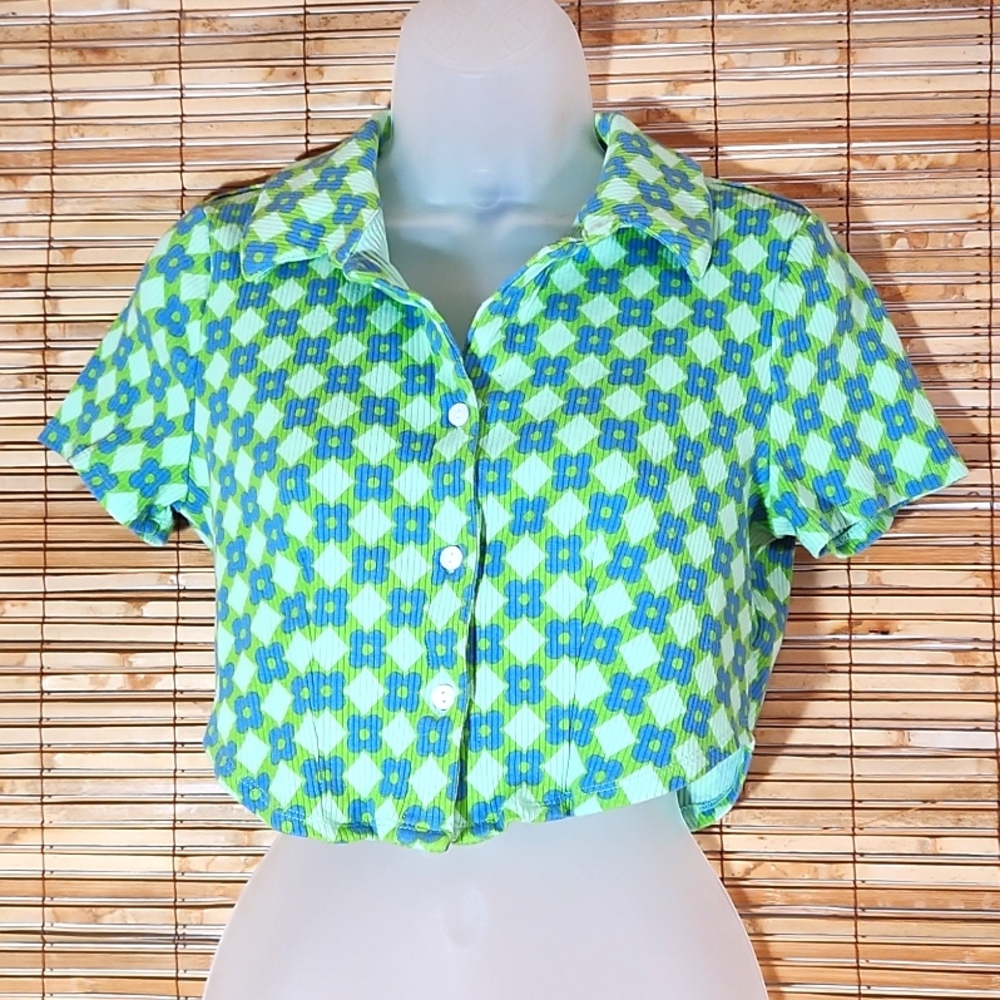 Mod Vibe Floral🌻Crop Tee